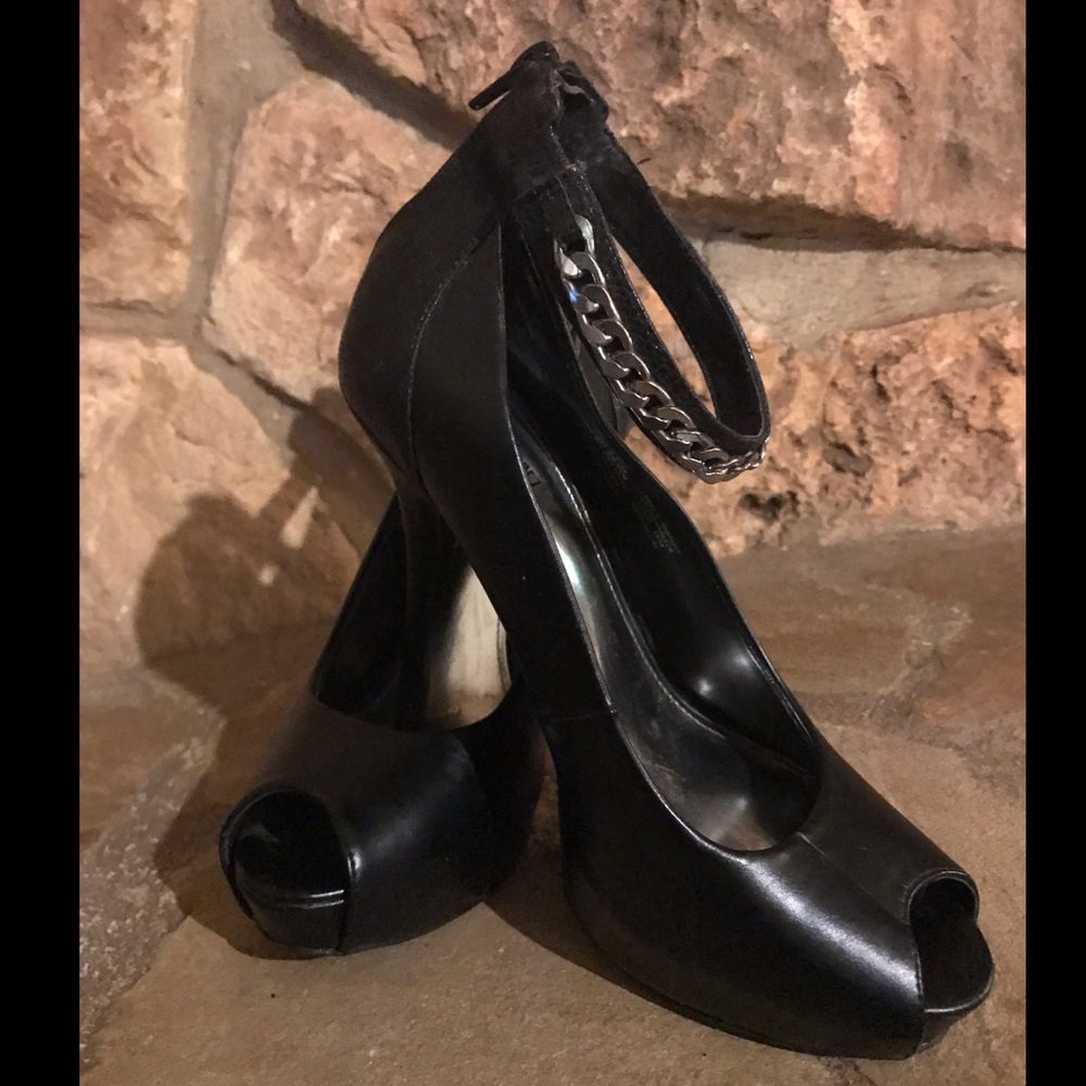 Jennifer Lopez black open toe heels S: 9